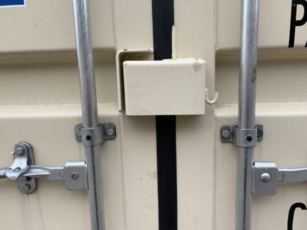 Used 20ft Shipping Container - Image 9