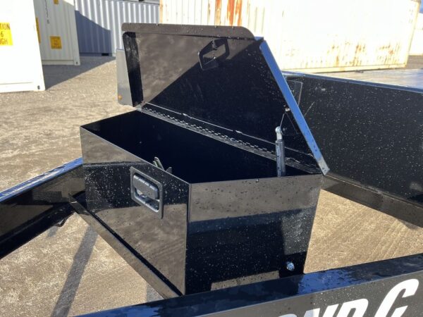 2024 Diamond C 8.5×22 7K Deckover Trailer w/Slide-In Ramps - Image 3