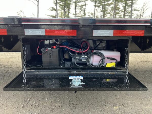 2024 Diamond C 8.5×35 25K Gooseneck Equipment Trailer w/Spare Mount - Image 4
