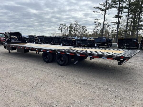 2024 Diamond C 8.5×35 25K Gooseneck Equipment Trailer w/Spare Mount - Image 12