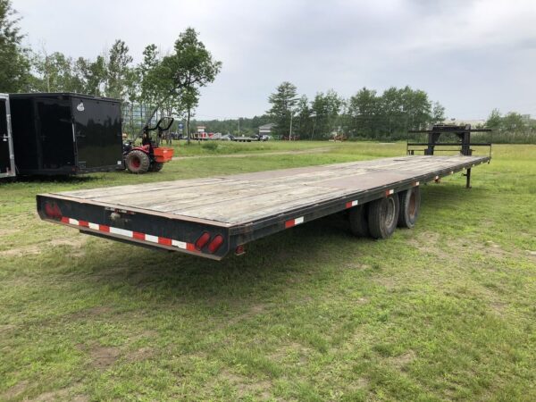 2002 Kaufman Trailers 101X40 Gooseneck Equipment Trailer w/Toolbox - Image 2